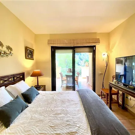 Great 2 Bedroom Rio Real Golf *