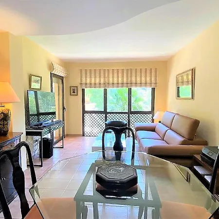 Great 2 Bedroom Rio Real Golf Apartment *